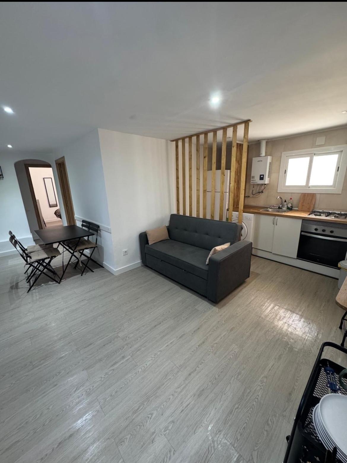 Piso Con Jardin, De Playa Fenals Appartement *
